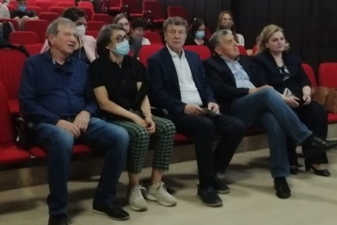 Έφτασε στην Κομοτηνή και έκανε εμφάνιση – έκπληξη στην άτυπη πρεμιέρα του Συνεδρίου του ΤΕΦΑΑ ο Ότο Ρεχάγκελ Έφτασε στην Κομοτηνή και έκανε εμφάνιση – έκπληξη στην άτυπη πρεμιέρα του Συνεδρίου του ΤΕΦΑΑ ο Ότο Ρεχάγκελ