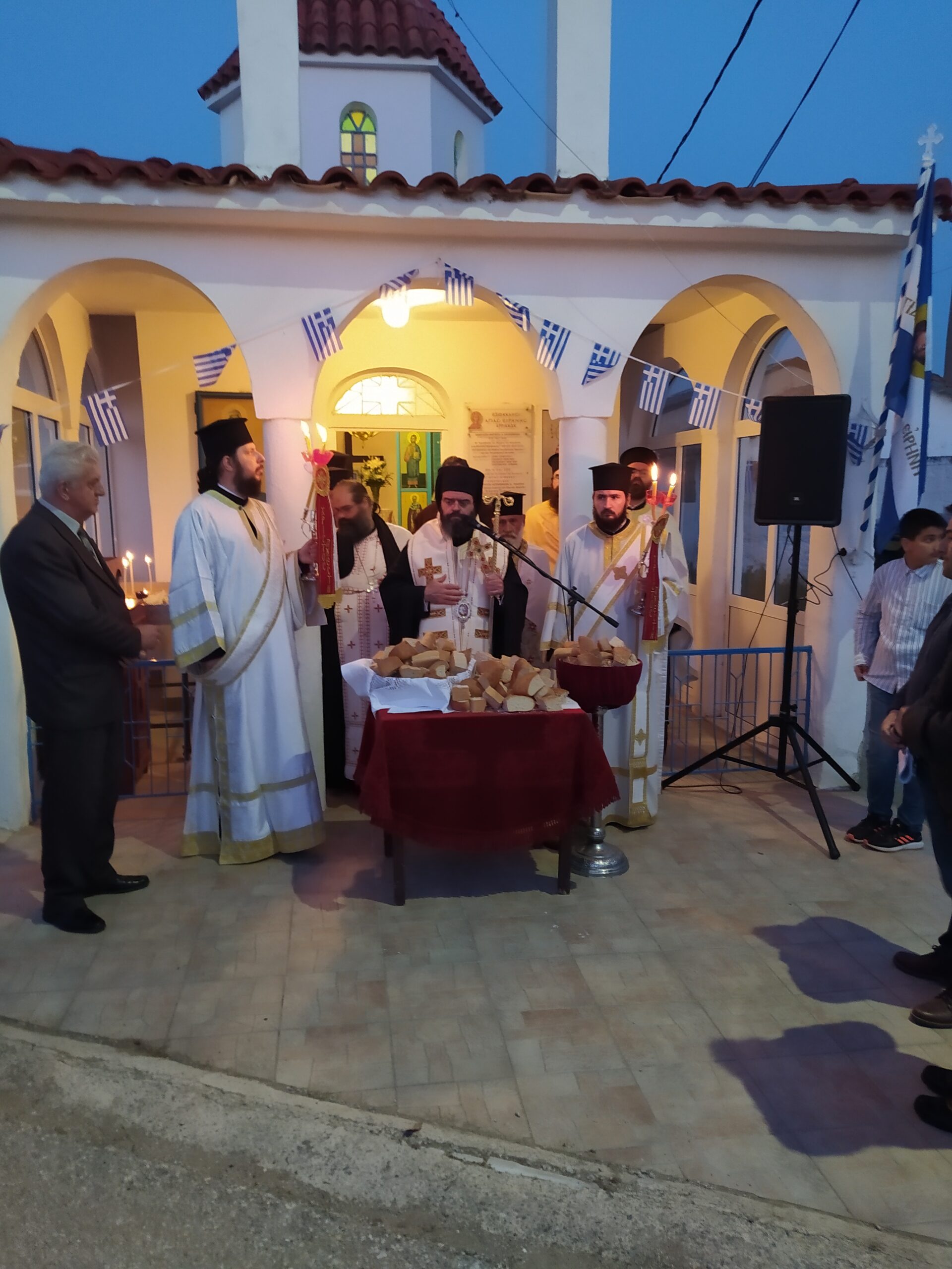 Εορτάστηκε η Αγία Ειρήνη στα Αρριανά Ροδόπης Εορτάστηκε η Αγία Ειρήνη στα Αρριανά Ροδόπης