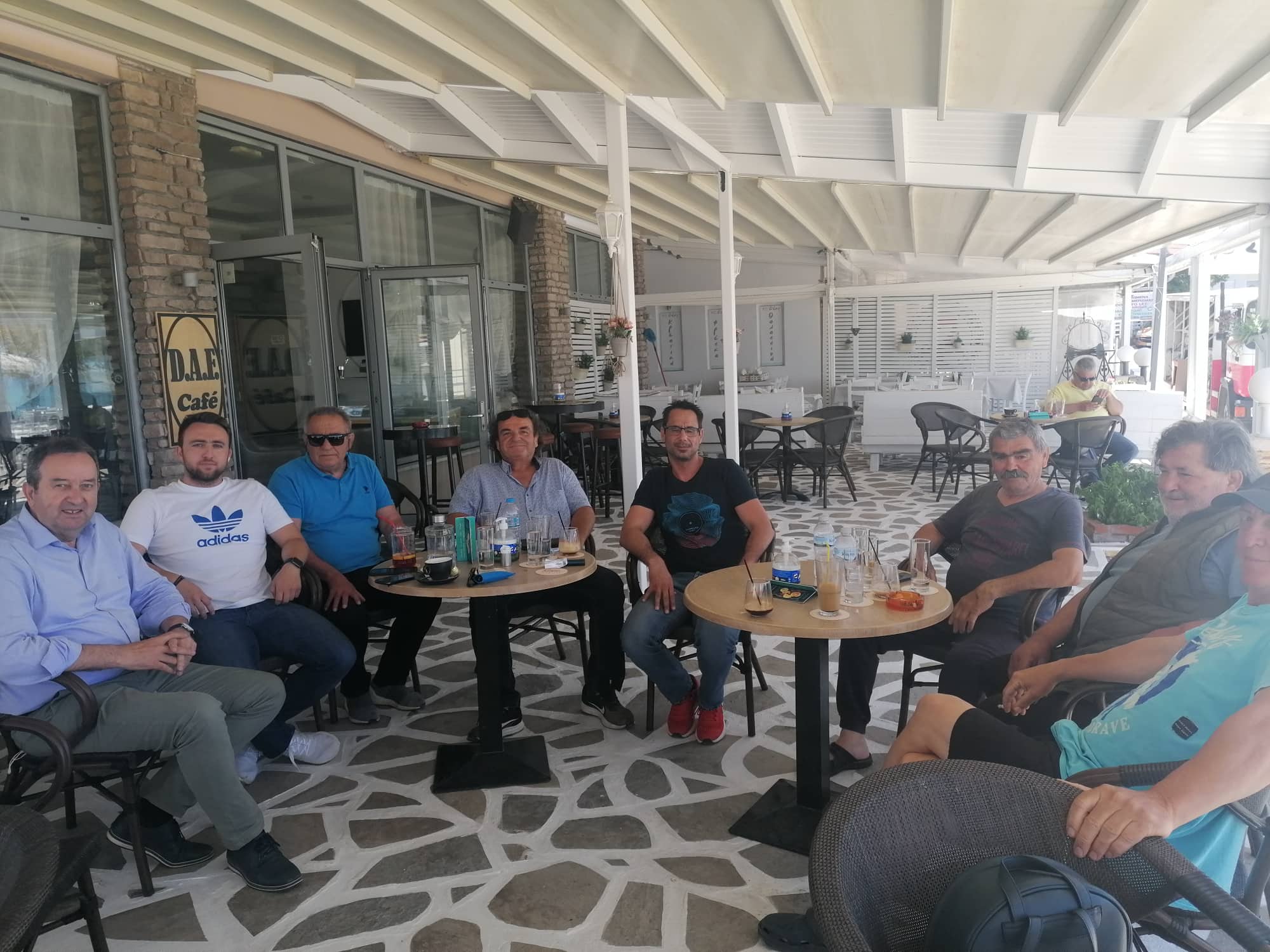 Ο Δημήτρης Χαρίτου συναντήθηκε με επαγγελματίες και τον πρόεδρο της τοπικής κοινότητας Φαναρίου Ο Δημήτρης Χαρίτου συναντήθηκε με επαγγελματίες και τον πρόεδρο της τοπικής κοινότητας Φαναρίου