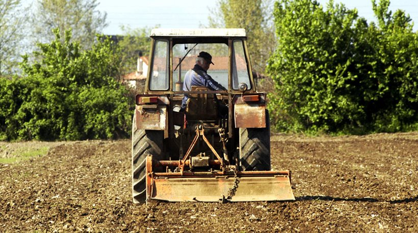 Φρικτό θάνατο για 65χρονο που καταπλακώθηκε από το τρακτέρ του στα Χανιά