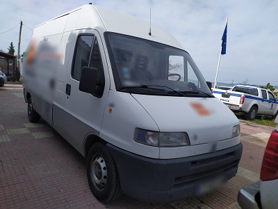 Συνελήφθησαν 4 διακινητές οι οποίοι προωθούσαν στο εσωτερικό της χώρας, σε δύο διαφορετικές περιπτώσεις, μη νόμιμους μετανάστες Συνελήφθησαν 4 διακινητές οι οποίοι προωθούσαν στο εσωτερικό της χώρας, σε δύο διαφορετικές περιπτώσεις, μη νόμιμους μετανάστες