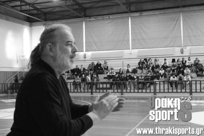 Πέντε χρόνια από την ημέρα που ταξίδεψε στους ουρανούς ο «δάσκαλος» Αλέκος Καρυπίδης Πέντε χρόνια από την ημέρα που ταξίδεψε στους ουρανούς ο «δάσκαλος» Αλέκος Καρυπίδης