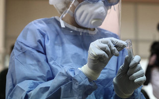 Πρώτο επιβεβαιωμένο κρούσμα Όμικρον 4 στην Ελλάδα Πρώτο επιβεβαιωμένο κρούσμα Όμικρον 4 στην Ελλάδα
