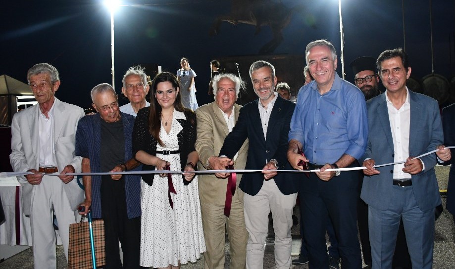 Στ. Καλαφάτης: «Το βιβλίο αποτελεί σταθερή και αναντικατάστατη αξία» Στ. Καλαφάτης: «Το βιβλίο αποτελεί σταθερή και αναντικατάστατη αξία»