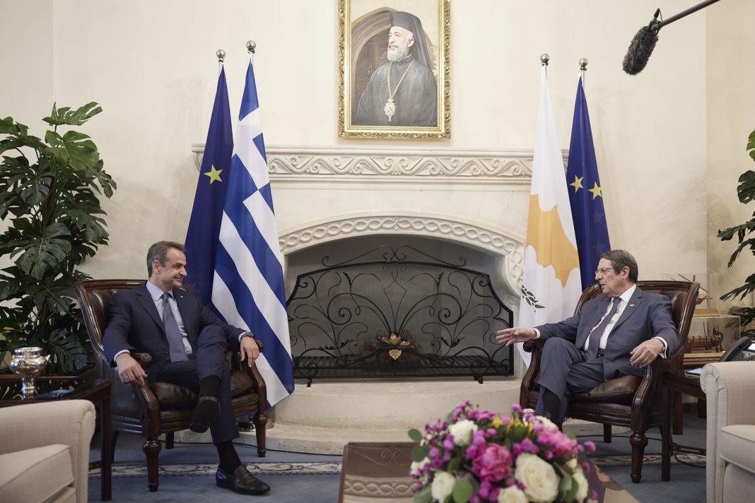 Μητσοτάκης από Κύπρο: «Με ανοιχτούς διαύλους επικοινωνίας, θα επανέλθουμε σε πιο ήρεμα νερά» Μητσοτάκης από Κύπρο: «Με ανοιχτούς διαύλους επικοινωνίας, θα επανέλθουμε σε πιο ήρεμα νερά»