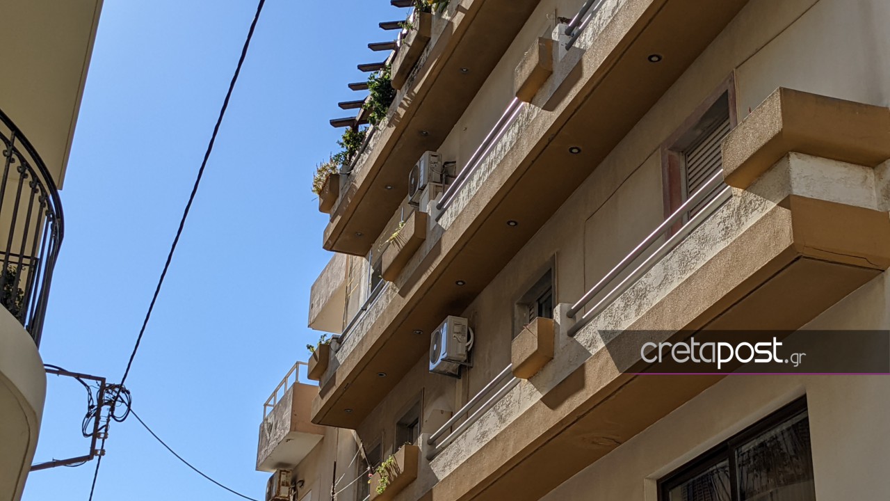 Ηράκλειο: 42χρονος σκότωσε τη μητέρα του χρησιμοποιώντας ξύλινες τάβλες από ντουλάπα! Ηράκλειο: 42χρονος σκότωσε τη μητέρα του χρησιμοποιώντας ξύλινες τάβλες από ντουλάπα!