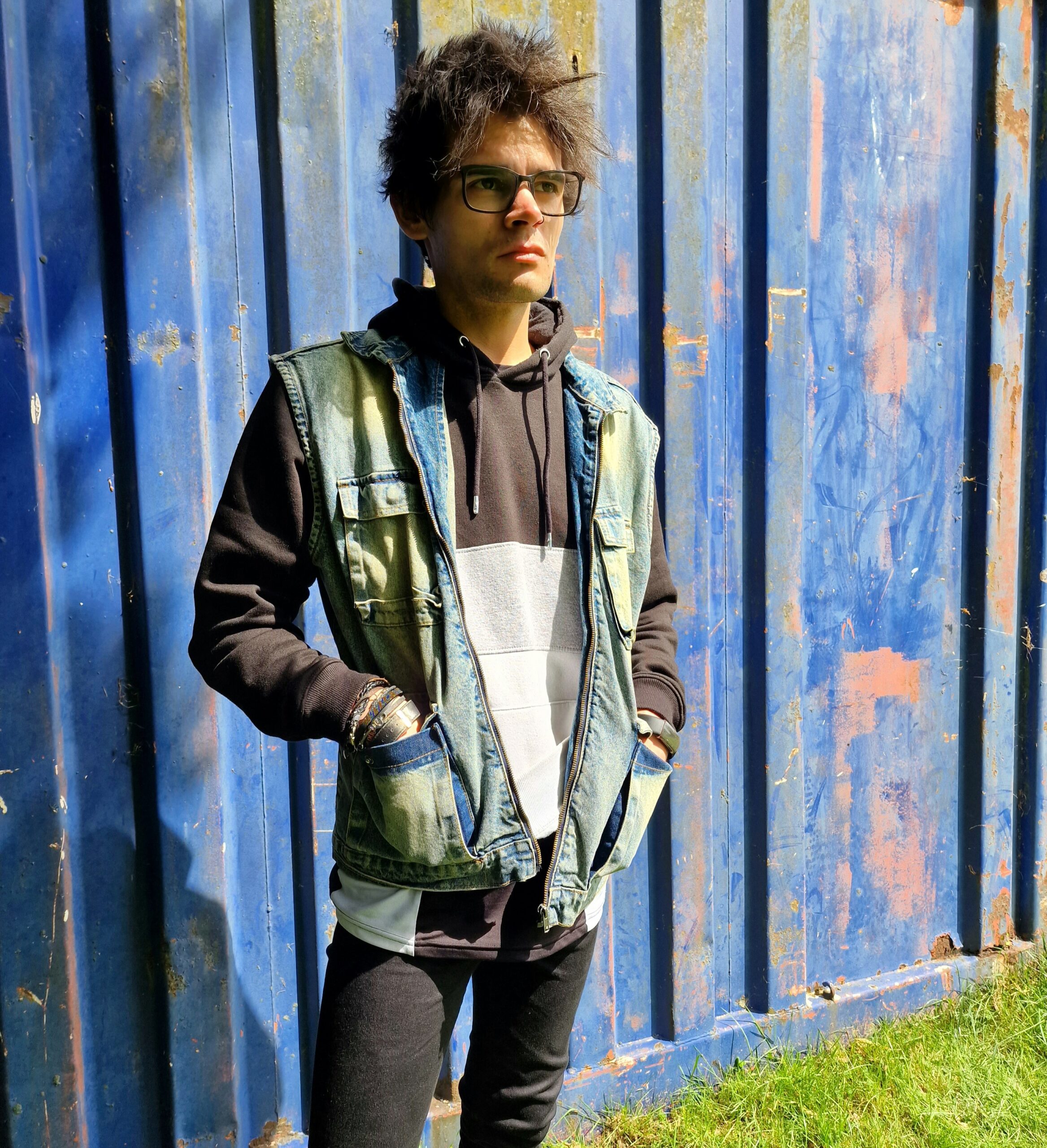 News – Deadlock (UK) Debut -Deadweight Video (Pop Punk/Rock) News – Deadlock (UK) Debut -Deadweight Video (Pop Punk/Rock)