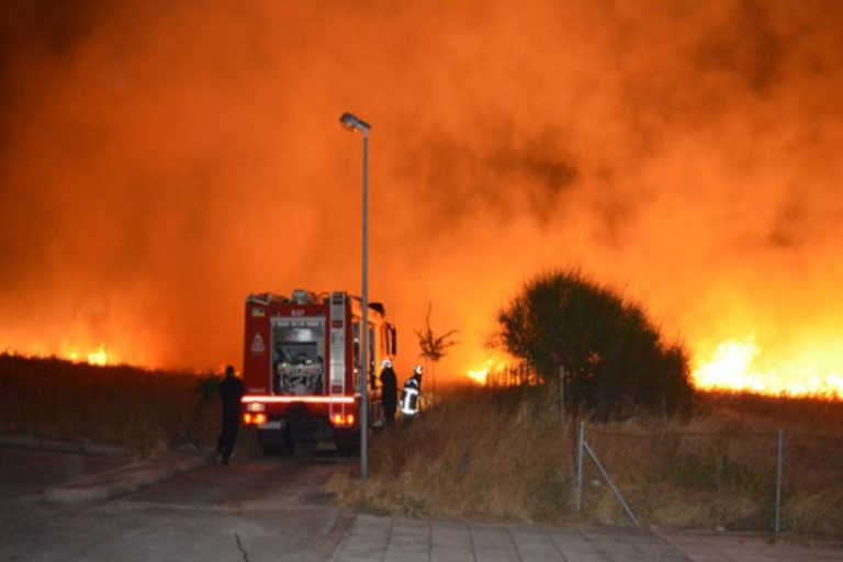 Πυρκαγιά στην ευρύτερη περιοχή του Σουφλίου – Φόβος για τον οικισμό των Λαβάρων
