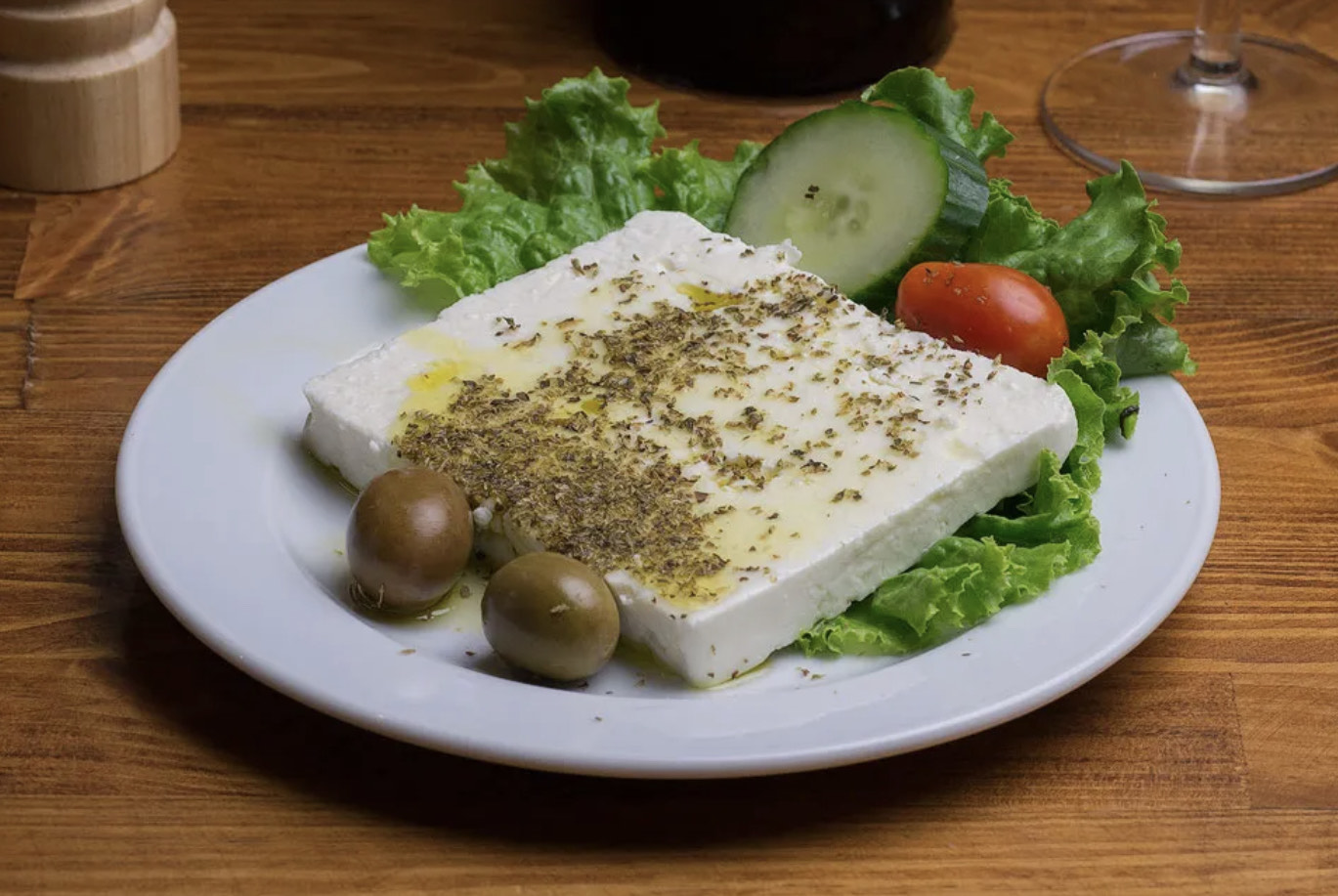 ΦΕΤΑ / FETA: Η λέξη – χρυσάφι παραμένει Ελληνική !