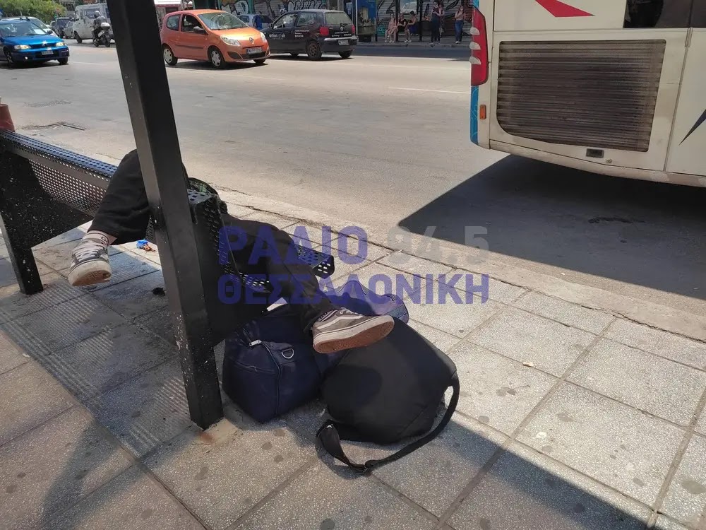28χρονη ξανθιώτισσα βρέθηκε χωρίς τις αισθήσεις της σε στάση λεωφορείου στη Θεσσαλονίκη