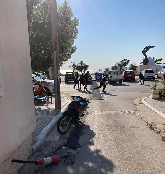 Έκαψαν περιπολικό στην Σαμοθράκη για τον αναρχικό κρατούμενο Γιάννη Μιχαηλίδη Έκαψαν περιπολικό στην Σαμοθράκη για τον αναρχικό κρατούμενο Γιάννη Μιχαηλίδη