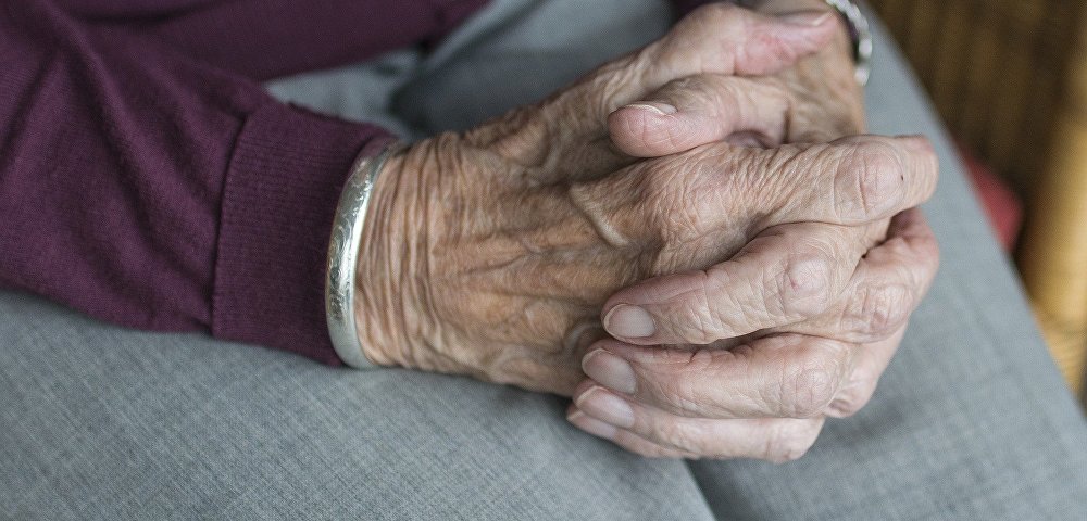 Χτύπησε ηλικιωμένους και τους λήστεψε έξω από εκκλησία στη Θεσσαλονίκη Χτύπησε ηλικιωμένους και τους λήστεψε έξω από εκκλησία στη Θεσσαλονίκη
