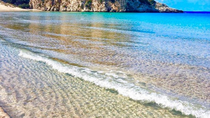 Αστυνομικός έσωσε τη ζωή βρέφους σε παραλία των Χανίων Αστυνομικός έσωσε τη ζωή βρέφους σε παραλία των Χανίων