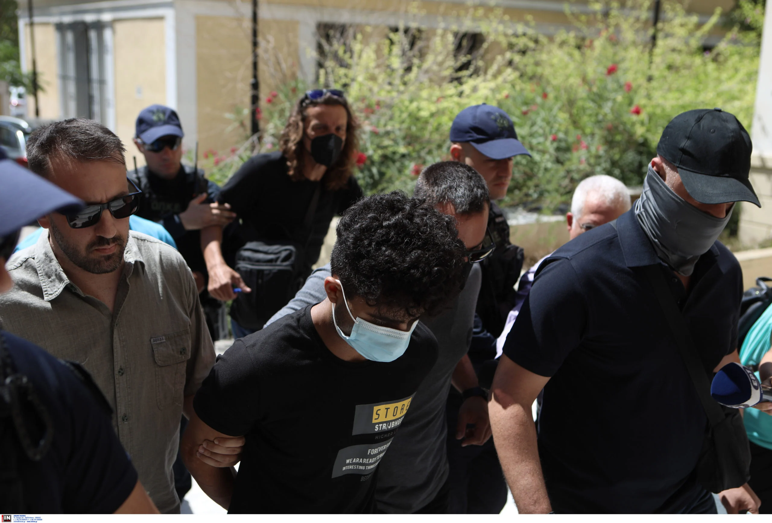 Περιστέρι: Νέα 24ωρη προθεσμία πήρε ο 21χρονος κατηγορούμενος για να απολογηθεί Περιστέρι: Νέα 24ωρη προθεσμία πήρε ο 21χρονος κατηγορούμενος για να απολογηθεί