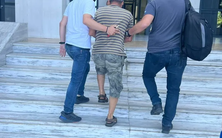 Στο εισαγγελέα 65χρονος ύποπτος για την φωτιά στην Θάσο Στο εισαγγελέα 65χρονος ύποπτος για την φωτιά στην Θάσο