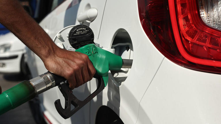 Fuel Pass 2: Καταβλήθηκαν 155 εκατ. ευρώ στους δικαιούχους – Ανοιχτή παραμένει η πλατφόρμα Fuel Pass 2: Καταβλήθηκαν 155 εκατ. ευρώ στους δικαιούχους – Ανοιχτή παραμένει η πλατφόρμα