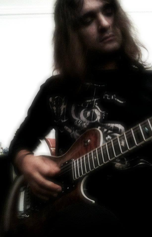 Ο συνιδρυτής και πρώην κιθαρίστας των SORROWS PATH, Κώστας Σαλωμίδης, σχηματίζει νέα μπάντα project, τους DISTORTED REFLECTION !