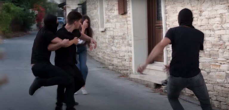Γη της Ελιάς: Απαγωγές, συμβόλαια θανάτου, εν ψυχρώ εκτελέσεις και δίκες στο β΄ κύκλο Γη της Ελιάς: Απαγωγές, συμβόλαια θανάτου, εν ψυχρώ εκτελέσεις και δίκες στο β΄ κύκλο