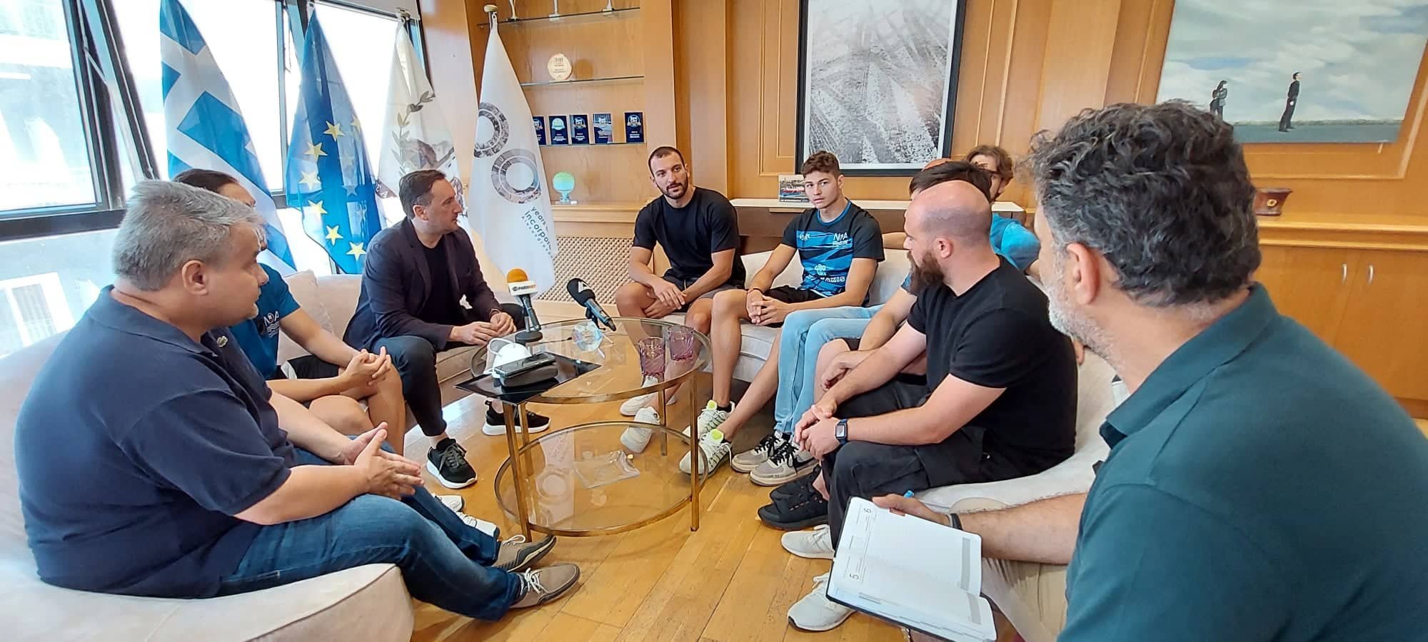 Ο Γιάννης Ζαμπούκης συναντήθηκε με αθλητές του Ναυταθλητικού Ομίλου Αλεξανδρούπολης