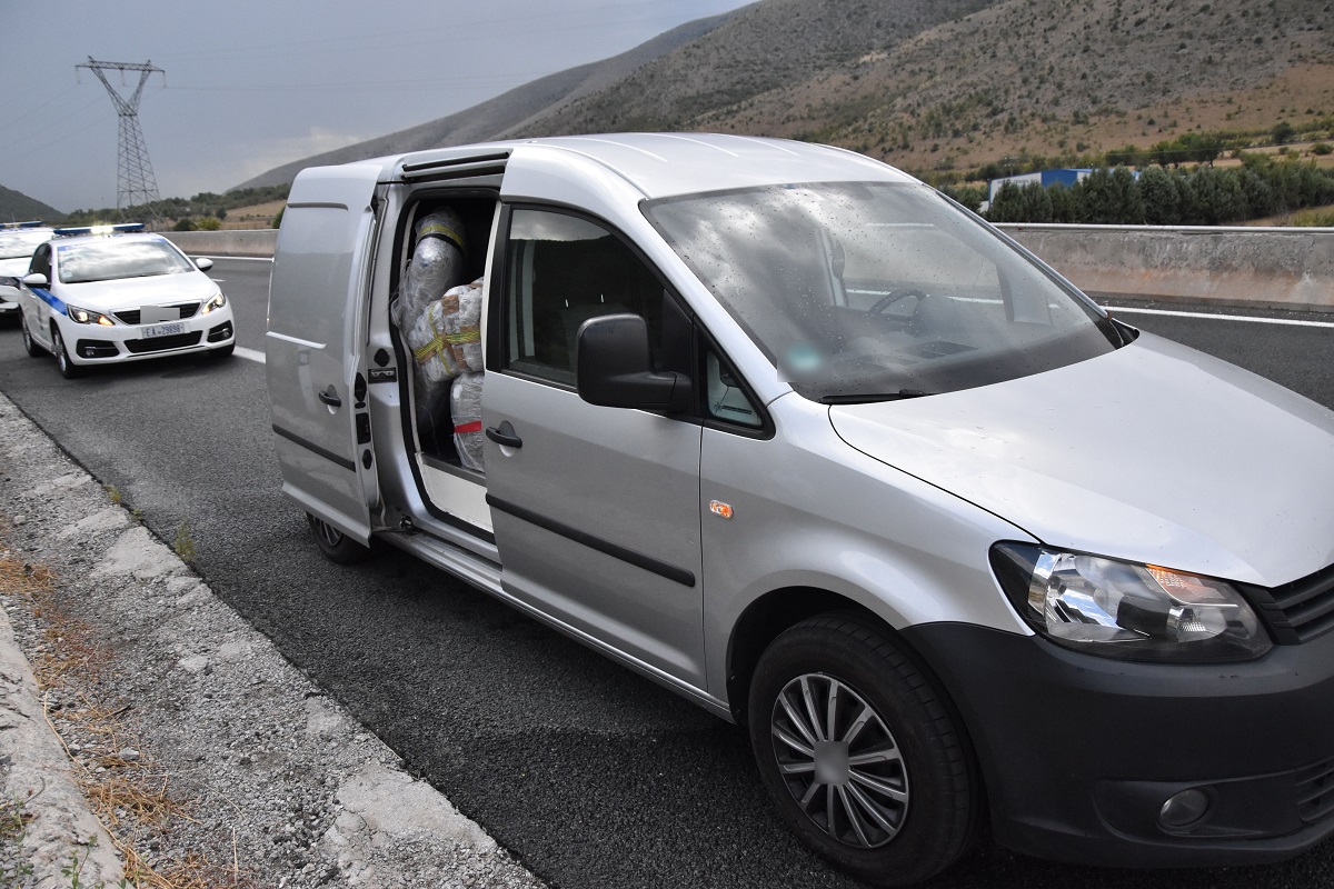 200 κιλά κάνναβης εντοπίστηκαν ύστερα από έλεγχο σε φορτηγάκι στην Κοζάνη