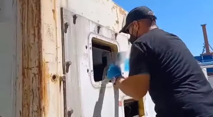 Εντόπισαν 17,5 κιλά κοκαΐνης σε κλιματισμό κοντέινερ! Εντόπισαν 17,5 κιλά κοκαΐνης σε κλιματισμό κοντέινερ!
