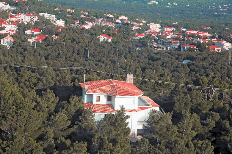 Mέσα στις επόμενες μέρες θα ανοίξει η πλατφόρμα στο Κτηματολόγιο για την υπαγωγή των δασικών αυθαιρέτων Mέσα στις επόμενες μέρες θα ανοίξει η πλατφόρμα στο Κτηματολόγιο για την υπαγωγή των δασικών αυθαιρέτων
