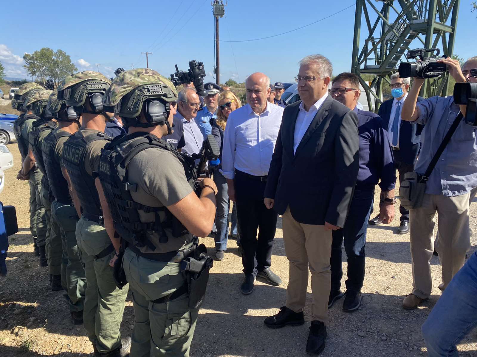 Τάκης Θεοδωρικάκος από τον Έβρο: «Μήνυμα εθνικής ενότητας με την εφαρμογή του σχεδίου «Ακρίτας» Τάκης Θεοδωρικάκος από τον Έβρο: «Μήνυμα εθνικής ενότητας με την εφαρμογή του σχεδίου «Ακρίτας»