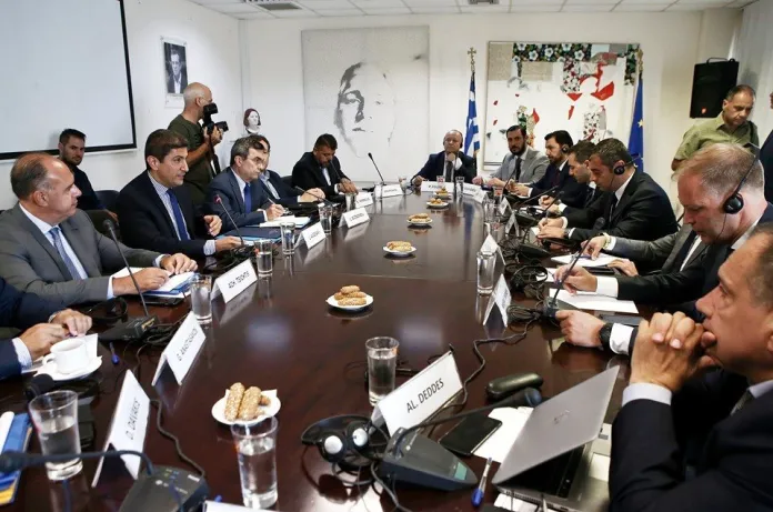 Ο Αυγενάκης ζητά από τις Περιφέρειες να μη δίνουν άδεια διεξαγωγής αγώνα σε σωματεία εκτός μητρώου ΓΓΑ – Αναβρασμός στο ερασιτεχνικό ποδόσφαιρο Ο Αυγενάκης ζητά από τις Περιφέρειες να μη δίνουν άδεια διεξαγωγής αγώνα σε σωματεία εκτός μητρώου ΓΓΑ – Αναβρασμός στο ερασιτεχνικό ποδόσφαιρο