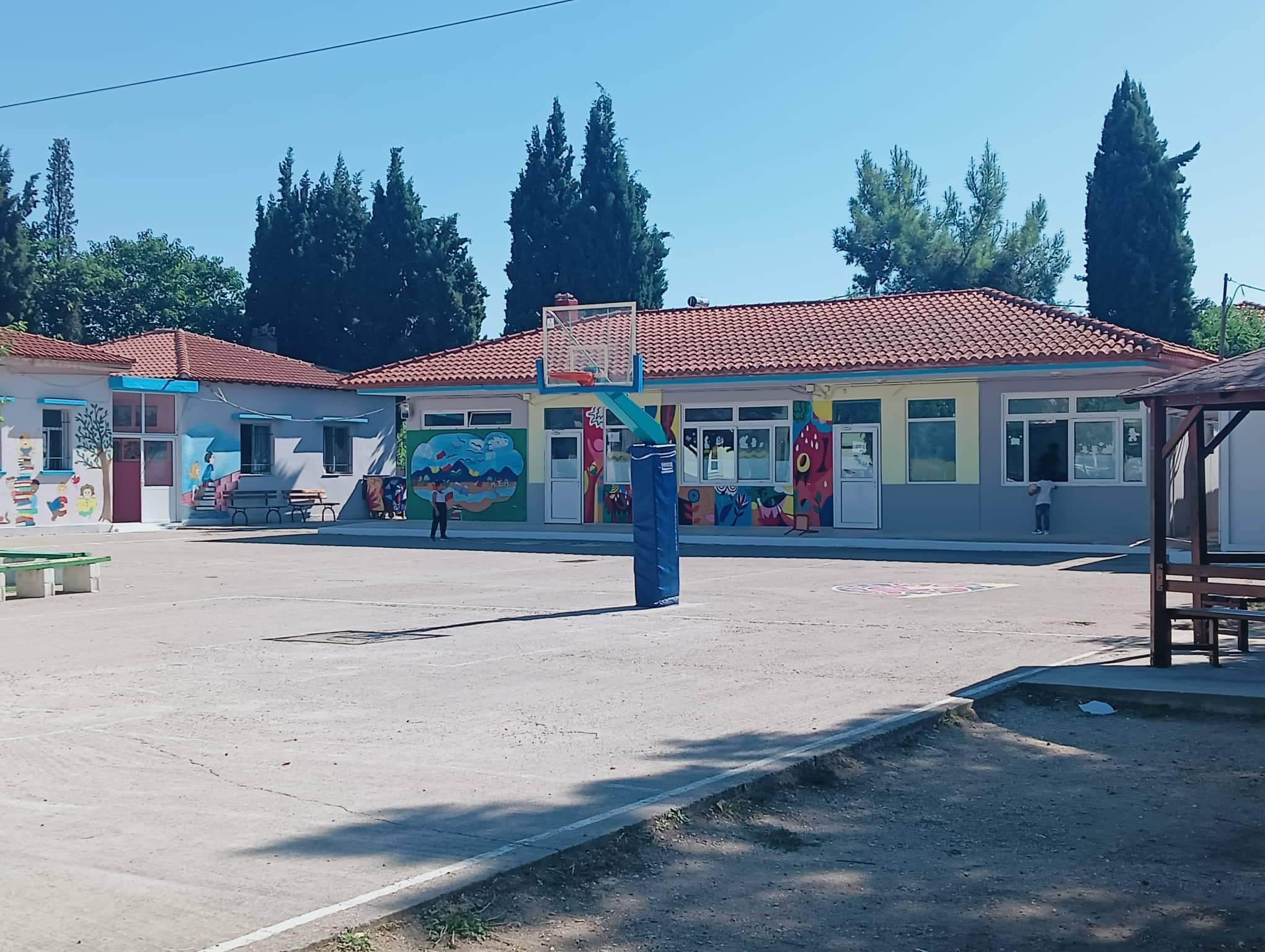 Από την Διαχειριστική Επιτροπή Μουσουλμανικής Περιουσίας Κομοτηνής εργασίες στο 4ο Μειονοτικό Σχολείο Από την Διαχειριστική Επιτροπή Μουσουλμανικής Περιουσίας Κομοτηνής εργασίες στο 4ο Μειονοτικό Σχολείο