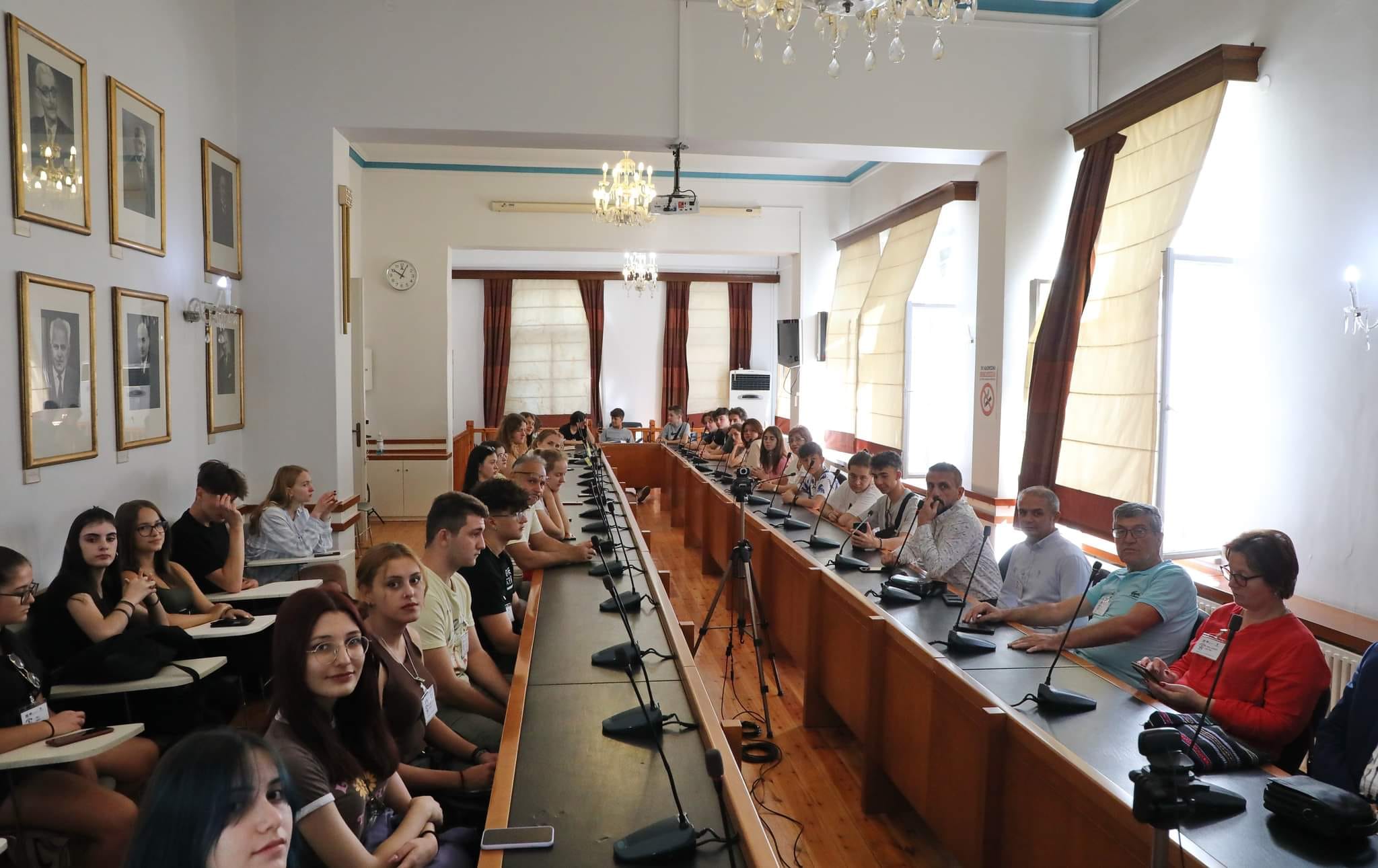 Επίσκεψη στο Δημαρχείο Καβάλας μαθητών και καθηγητών από Ρουμανία, Τουρκία και Λιθουανία Επίσκεψη στο Δημαρχείο Καβάλας μαθητών και καθηγητών από Ρουμανία, Τουρκία και Λιθουανία