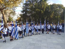 Οι μαθητές της Ροδόπης τίμησαν το έπος του 1940 (ΒΙΝΤΕΟ) Οι μαθητές της Ροδόπης τίμησαν το έπος του 1940 (ΒΙΝΤΕΟ)