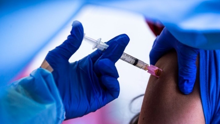 Επικαιροποιημένα εμβόλια ΒΑ.4 – ΒΑ.5: Πότε ξεκινούν οι πρώτοι εμβολιασμοί