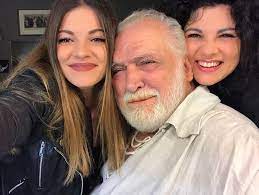 Τζένη Καζάκου: “Σπάει” τη σιωπή της μετά το θάνατο του παππού της Κώστα Καζάκου Τζένη Καζάκου: “Σπάει” τη σιωπή της μετά το θάνατο του παππού της Κώστα Καζάκου
