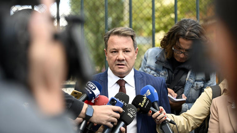 Λύτρας για την υπόθεση του βιασμού της 12χρονης: Αστυνομικοί σύχναζαν στο μαγαζί του Μίχου Λύτρας για την υπόθεση του βιασμού της 12χρονης: Αστυνομικοί σύχναζαν στο μαγαζί του Μίχου