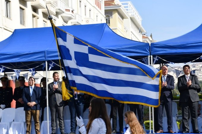Στ. Καλαφάτης: «Τα παιδιά μας είναι οι σκυταλοδρόμοι της πορείας του Γένους σε ένα καλύτερο αύριο» Στ. Καλαφάτης: «Τα παιδιά μας είναι οι σκυταλοδρόμοι της πορείας του Γένους σε ένα καλύτερο αύριο»