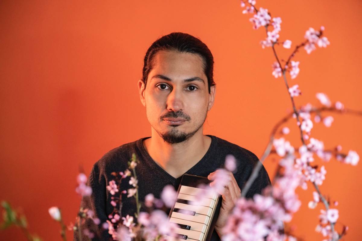 Ο Γιώργος Περού παρουσιάζει τη νέα του δισκογραφική δουλειά με τίτλο “Primavera” (videos)
