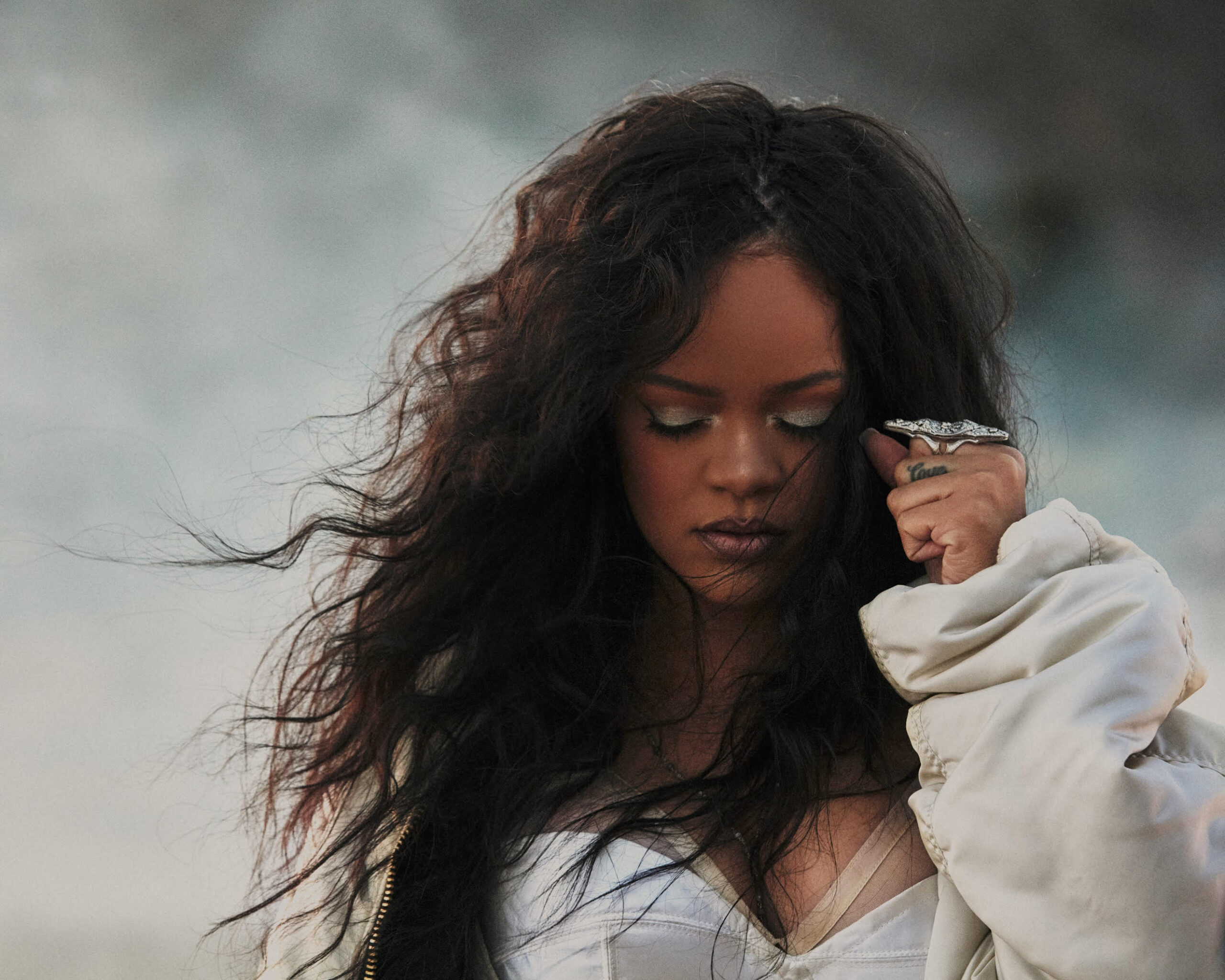 𝓡 – Καλή εβδομάδα με νέα Rihanna ! 𝓡 – Καλή εβδομάδα με νέα Rihanna !