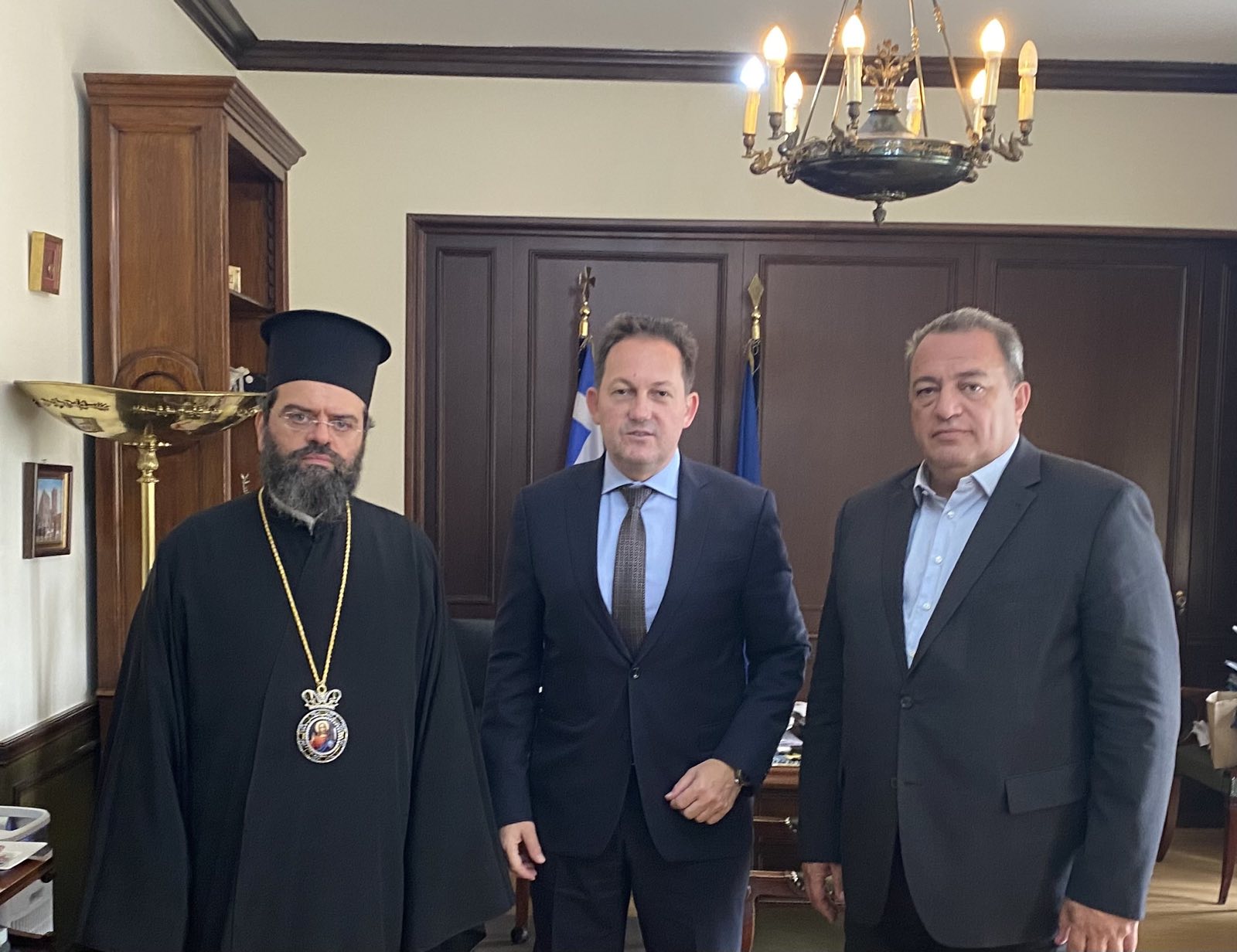 Γόνιμη συνάντηση του Μητροπολίτη Κομοτηνής και του Βουλευτή Ροδόπης Ευρ. Στυλιανίδη με τον υφυπουργό Εσωτερικών Γόνιμη συνάντηση του Μητροπολίτη Κομοτηνής και του Βουλευτή Ροδόπης Ευρ. Στυλιανίδη με τον υφυπουργό Εσωτερικών