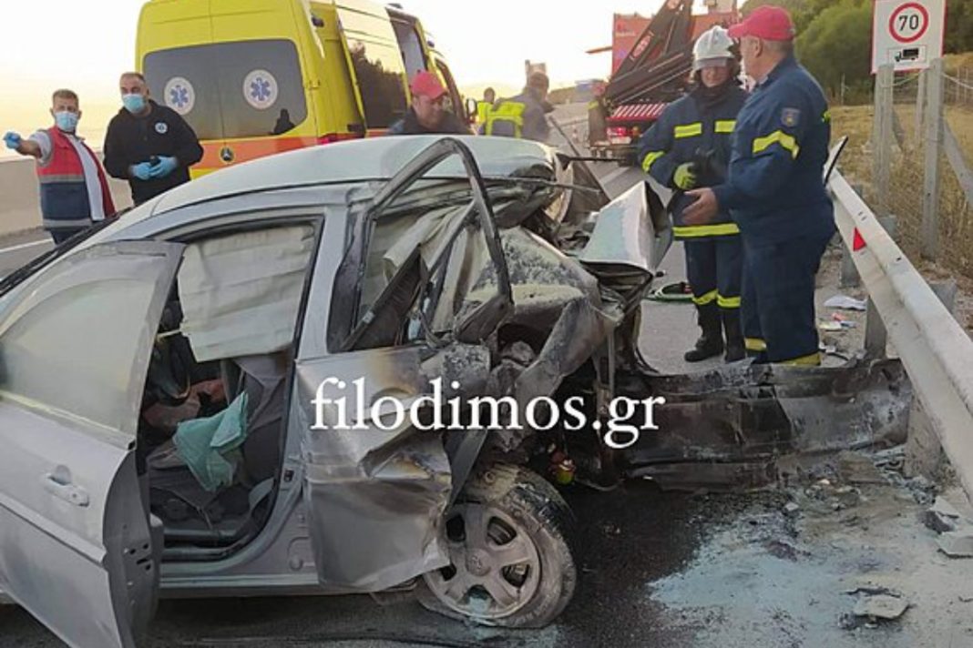 Θανατηφόρο τροχαίο με οικογενειακή τραγωδία στην Ακράτα Θανατηφόρο τροχαίο με οικογενειακή τραγωδία στην Ακράτα