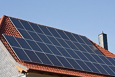 Έως και 60% θα φθάνει η επιδότηση για φωτοβολταϊκά στις στέγες Έως και 60% θα φθάνει η επιδότηση για φωτοβολταϊκά στις στέγες