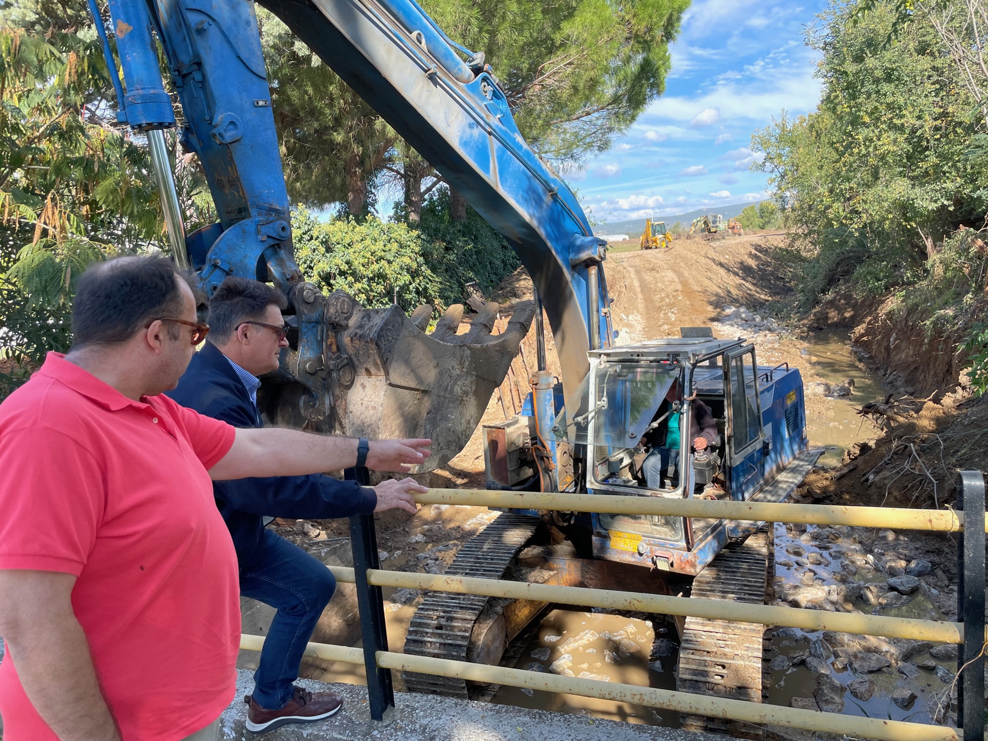 Συνεχίζεται από την Περιφέρεια ο καθαρισμός ρεμάτων στον Δήμο Αλεξανδρούπολης Συνεχίζεται από την Περιφέρεια ο καθαρισμός ρεμάτων στον Δήμο Αλεξανδρούπολης