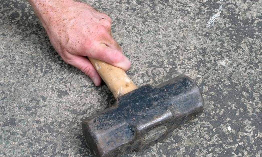 Μεσσηνία:Το απίστευτο δράμα του γιου που βρήκε τους γονείς του νεκρούς,οι παραισθήσεις και η μητέρα που κοιμόταν.
