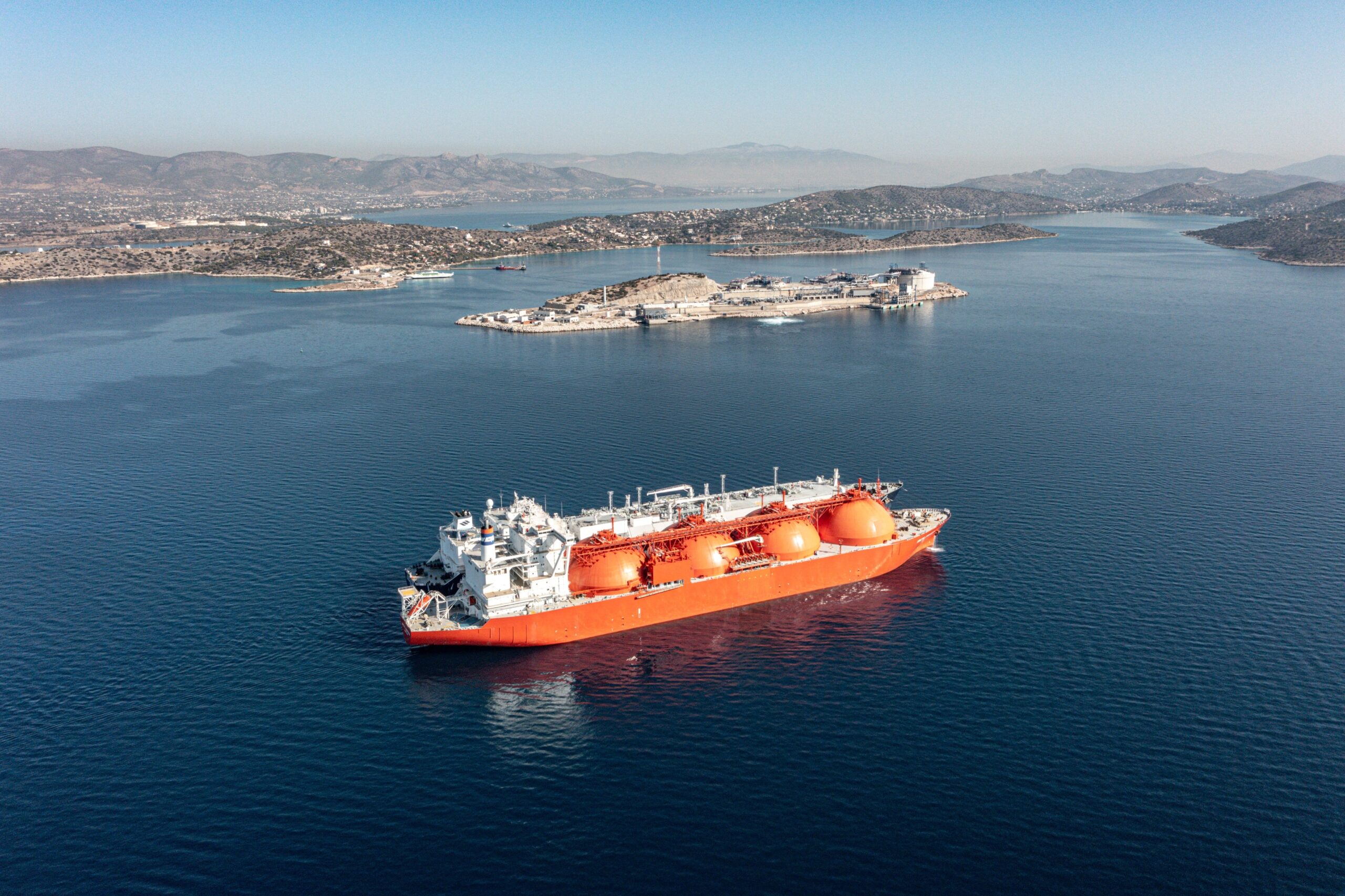 Εκφορτώνεται στη νέα πλωτή δεξαμενή αποθήκευσης φυσικού αερίου (FSU) του ΔΕΣΦΑ στη Ρεβυθούσα το πρώτο φορτίο LNGαπό τη MYTILINEOS Εκφορτώνεται στη νέα πλωτή δεξαμενή αποθήκευσης φυσικού αερίου (FSU) του ΔΕΣΦΑ στη Ρεβυθούσα το πρώτο φορτίο LNGαπό τη MYTILINEOS