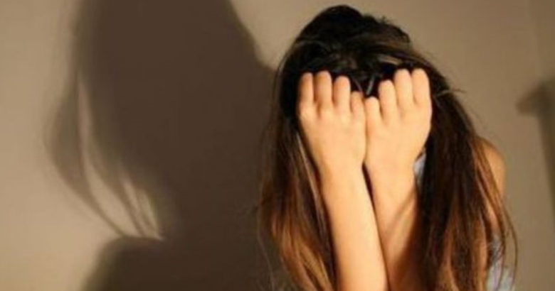 Σεπόλια: Για 70 ευρώ πουλούσε τα βίντεο της 12χρονης ο Ηλίας Μίχος Σεπόλια: Για 70 ευρώ πουλούσε τα βίντεο της 12χρονης ο Ηλίας Μίχος