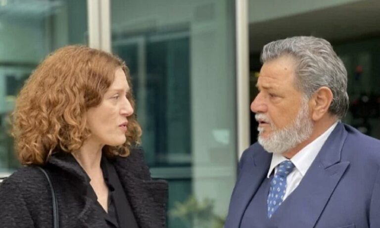 Η γη της ελιάς: Η Ολυμπία χωρίζει τον Παναγιώτη μετά τον ξυλοδαρμό της Η γη της ελιάς: Η Ολυμπία χωρίζει τον Παναγιώτη μετά τον ξυλοδαρμό της