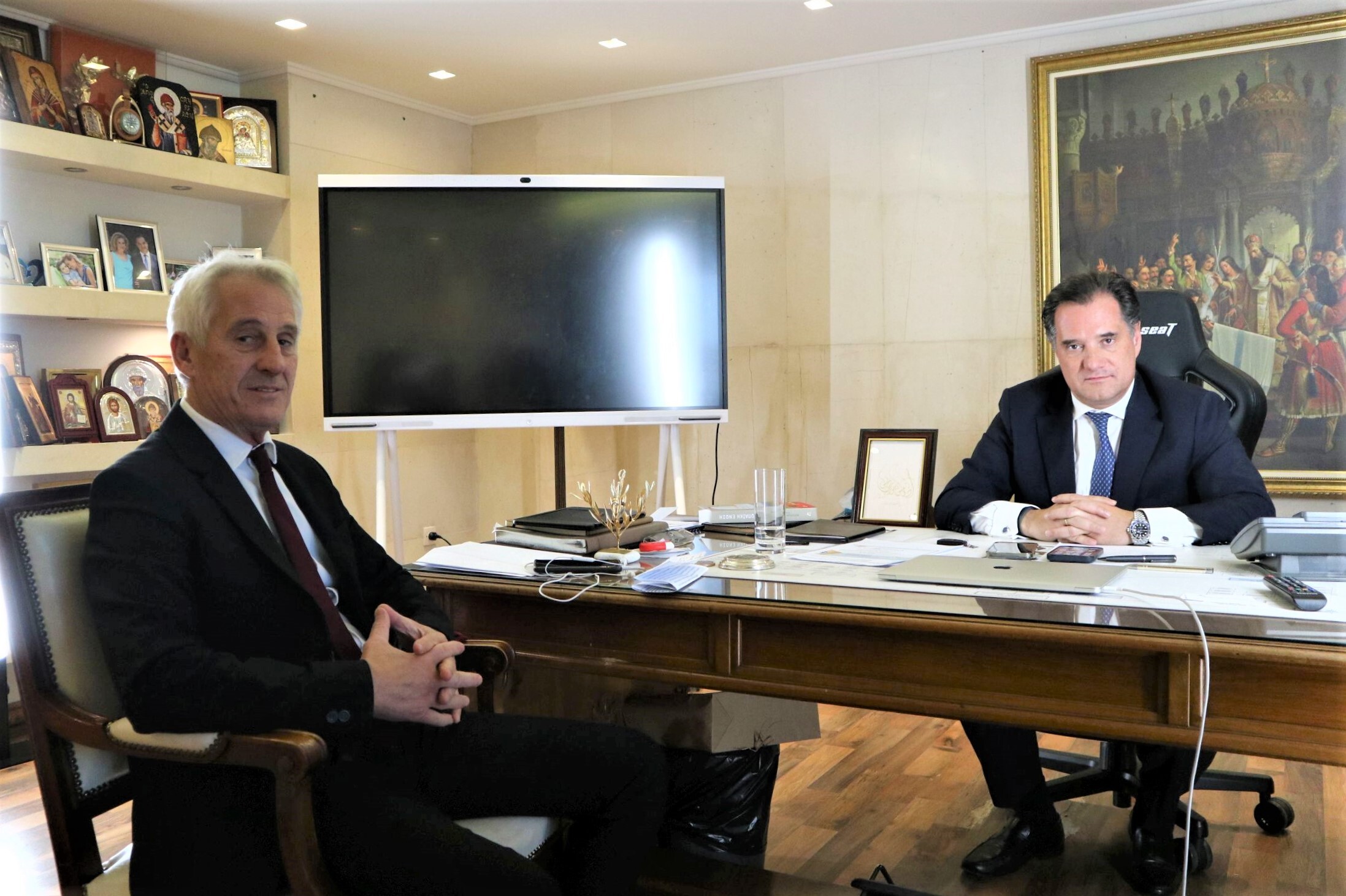 Ο Μανώλης Τσέπελης συναντήθηκε με τον Άδωνη Γεωργιάδη Ο Μανώλης Τσέπελης συναντήθηκε με τον Άδωνη Γεωργιάδη