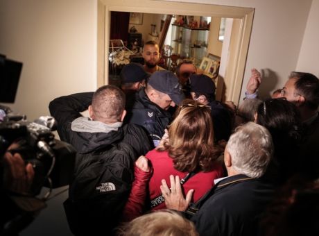 Ν. Γκαρά: «Όταν δεν παρακολουθεί δημοσιογράφους, ο κ. Μητσοτάκης στέλνει κλητήρες και αστυνομικές δυνάμεις να τους πάρουν τα σπίτια» (ΒΙΝΤΕΟ) Ν. Γκαρά: «Όταν δεν παρακολουθεί δημοσιογράφους, ο κ. Μητσοτάκης στέλνει κλητήρες και αστυνομικές δυνάμεις να τους πάρουν τα σπίτια» (ΒΙΝΤΕΟ)