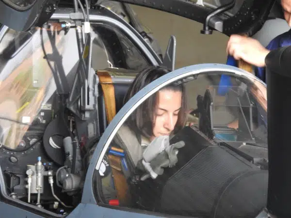 Θεοδώρα Δούρου: Η 29χρονη πιλότος του Mirage που «τρέμουν» οι Τούρκοι