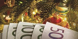 Αυτό το δώρο δεν το περίμενε κανείς. Έρχονται 450 ευρώ από τον ΕΦΚΑ….. Αυτό το δώρο δεν το περίμενε κανείς. Έρχονται 450 ευρώ από τον ΕΦΚΑ…..