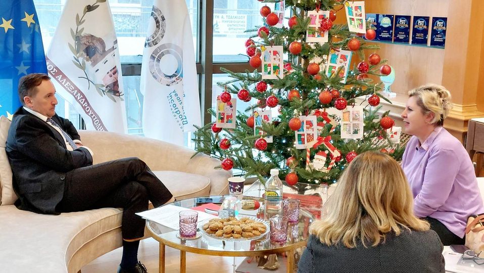 Ο Γιάννης Ζαμπούκης συναντήθηκε με μέλη του «Συλλόγου φίλων Πινακοθήκης μεταβυζαντινών εικαστικών τεχνών Ιωάννης Μητράκας» Ο Γιάννης Ζαμπούκης συναντήθηκε με μέλη του «Συλλόγου φίλων Πινακοθήκης μεταβυζαντινών εικαστικών τεχνών Ιωάννης Μητράκας»